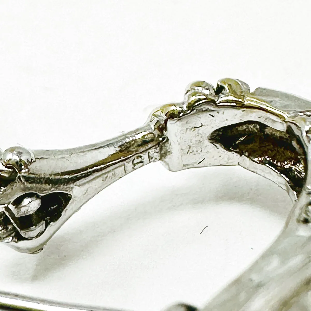 Cassis 18K White Gold Diamond Earrings  with Rope Design