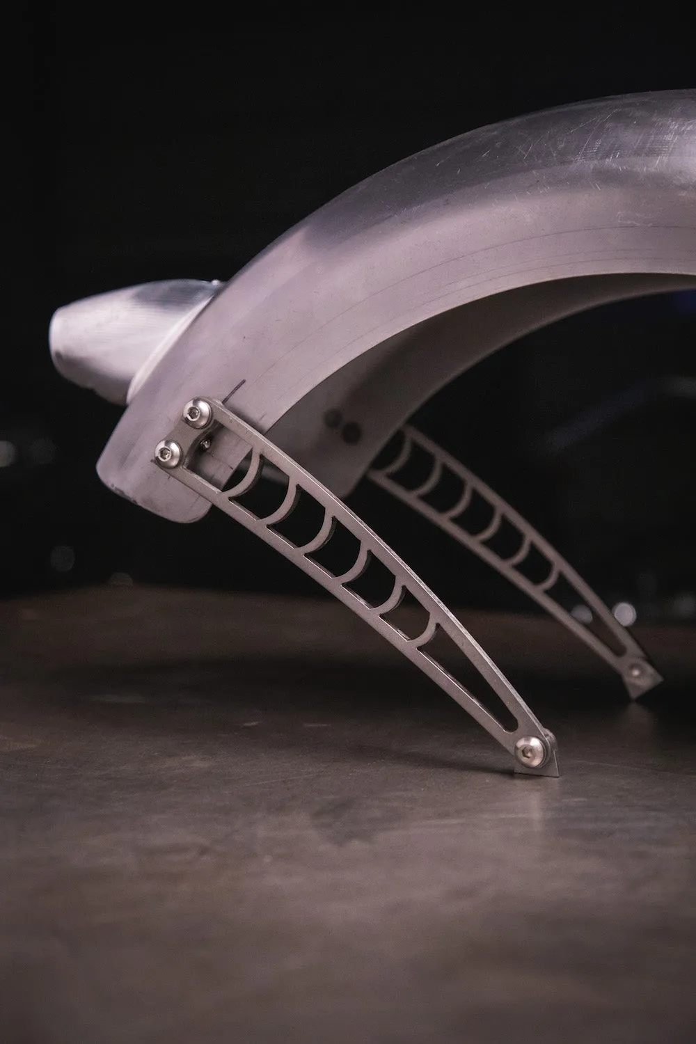 FLAT28 Super Deluxe 28” Rear Fender with Mini Web Struts and Popes Nose Taillight
