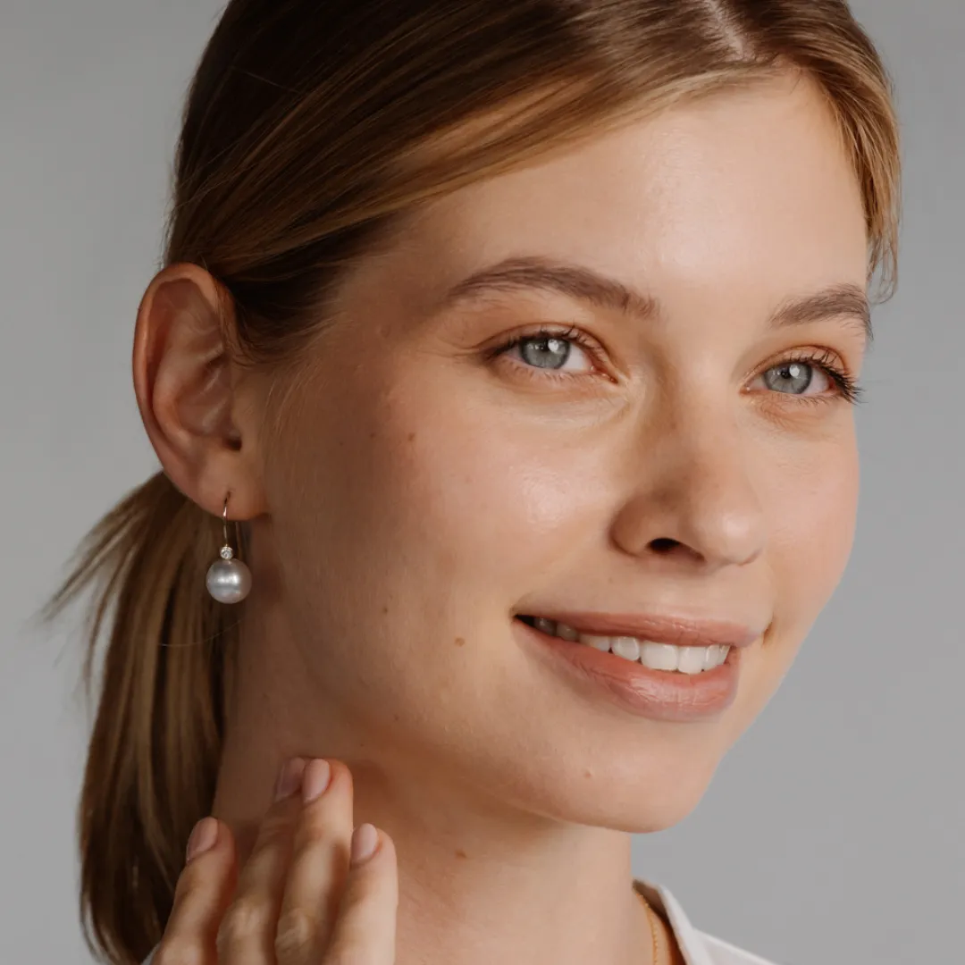 Nivea Hooks Australian South Sea Cygnet Bay Round 10.5mm A3 Diamonds 2=0.13ct H/SI 9ct Yellow Gold