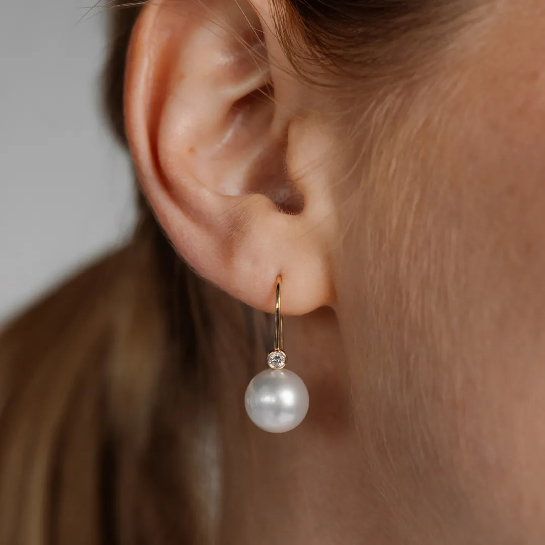 Nivea Hooks Australian South Sea Cygnet Bay Round 10.5mm A3 Diamonds 2=0.13ct H/SI 9ct Yellow Gold